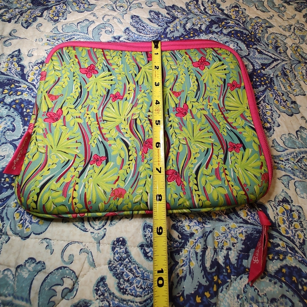 Lily Pulitzer Pink & Green Floral Print Foam Padded iPad Cover Zip Closure - Picture 8 of 9